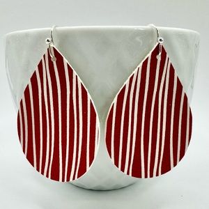 ❤️Red wavy striped teardrop earrings. Nickel free, lightweight, handmade, vegan